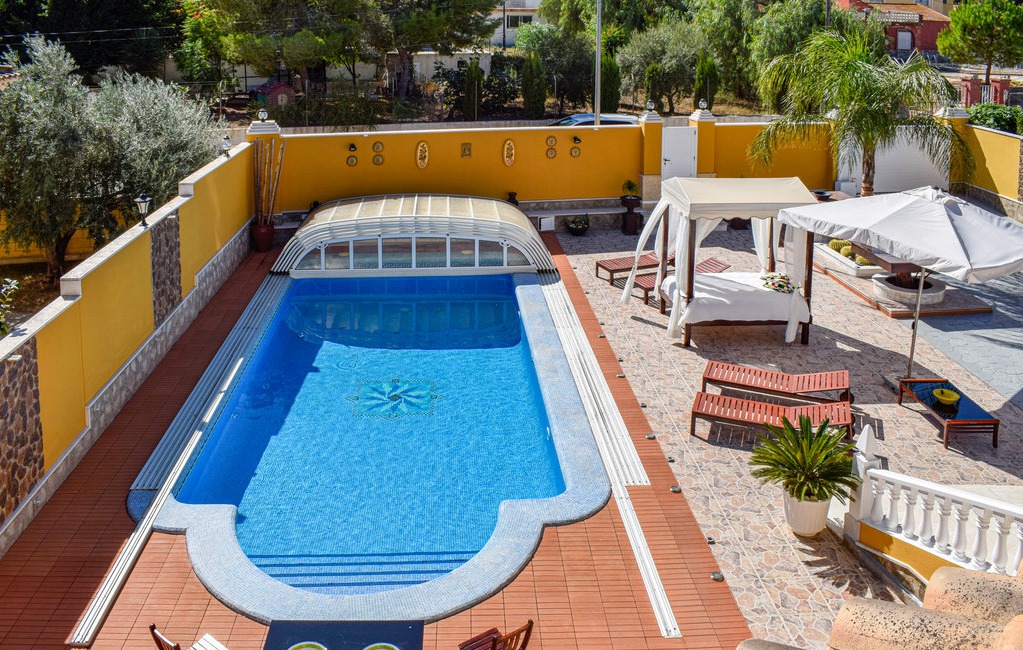 Country house with 5 bedrooms and 4 bathrooms in MONTEPINAR | Ref: SCH-5246