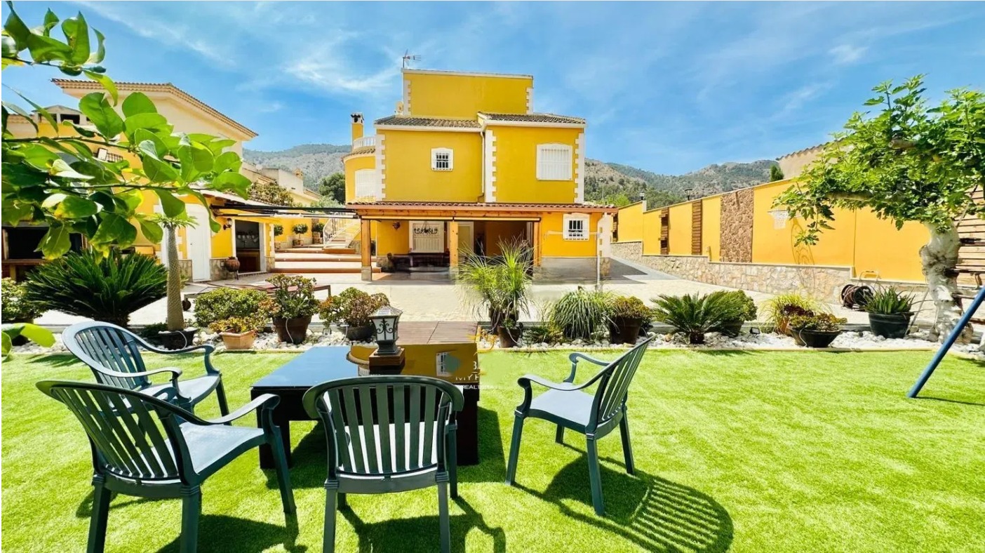 17540342923-4.jpg Country house with 5 bedrooms and 4 bathrooms in MONTEPINAR | Ref: SCH-5246