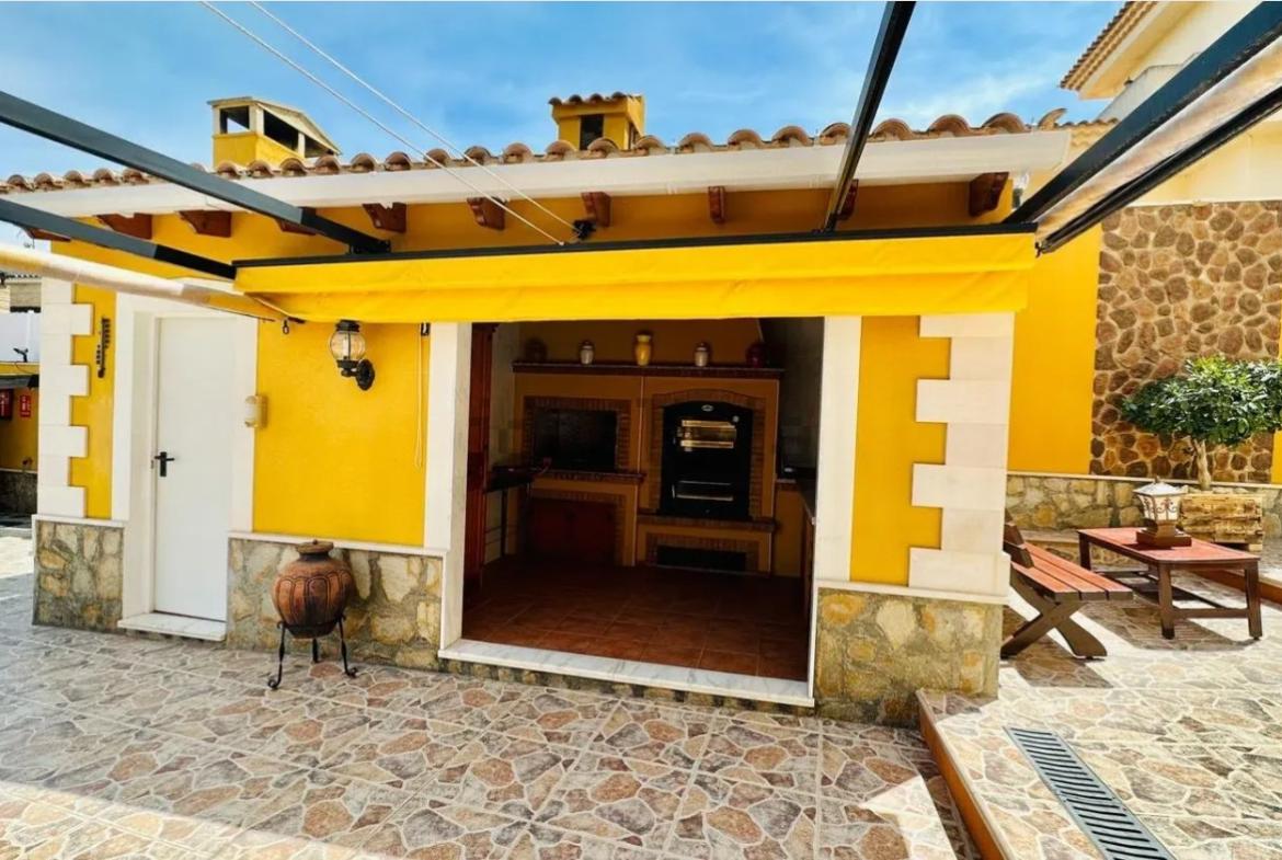 Country house with 5 bedrooms and 4 bathrooms in MONTEPINAR | Ref: SCH-5246