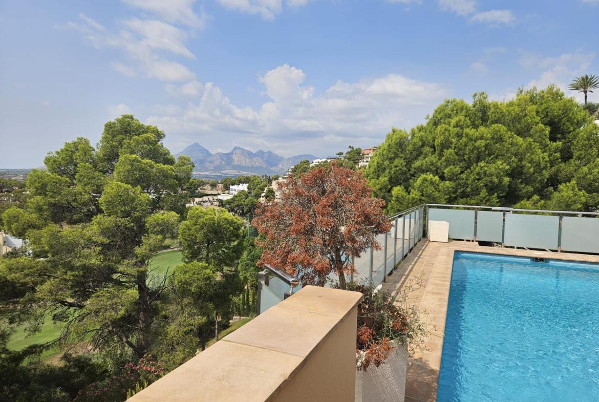 Country house with 3 bedrooms and 4 bathrooms in ALTEA | Ref: SCH-5258