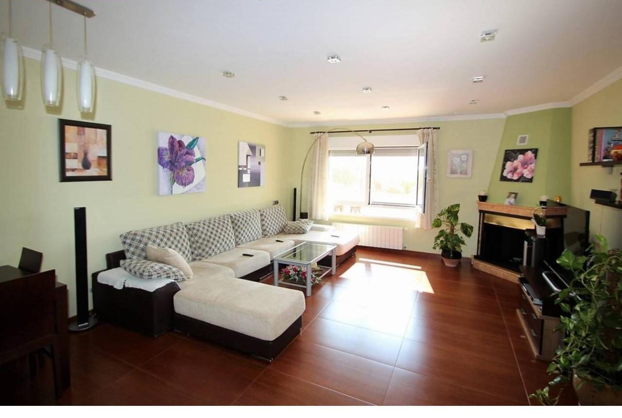 Country house with 4 bedrooms and 3 bathrooms in SAX | Ref: SCH-5263