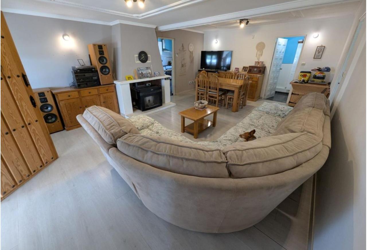 Country house with 3 bedrooms and 3 bathrooms in SAX | Ref: SCH-5266