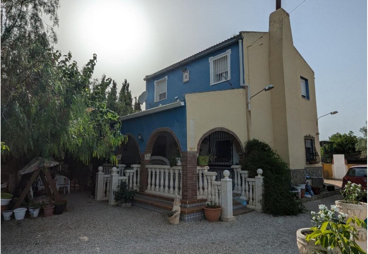 Country house with 4 bedrooms and 2 bathrooms in SAX | Ref: SCH-5268