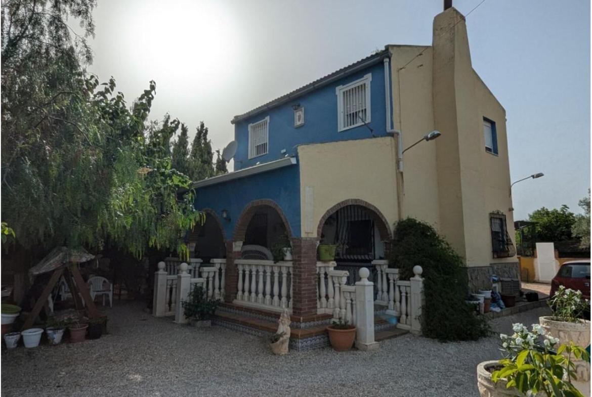 Country house with 4 bedrooms and 2 bathrooms in SAX | Ref: SCH-5268