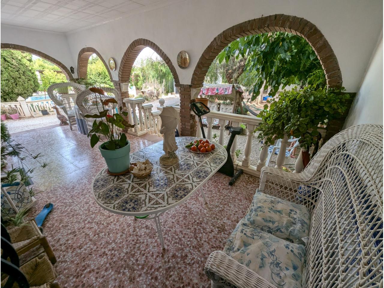 Country house with 4 bedrooms and 2 bathrooms in SAX | Ref: SCH-5268