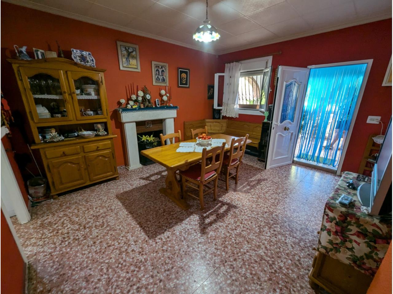 Country house with 4 bedrooms and 2 bathrooms in SAX | Ref: SCH-5268