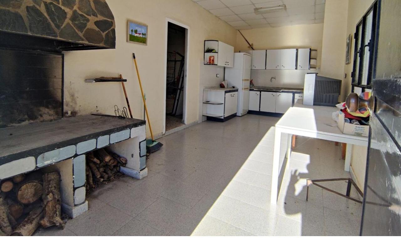 Country house with 4 bedrooms and 3 bathrooms in SAX | Ref: SCH-5269