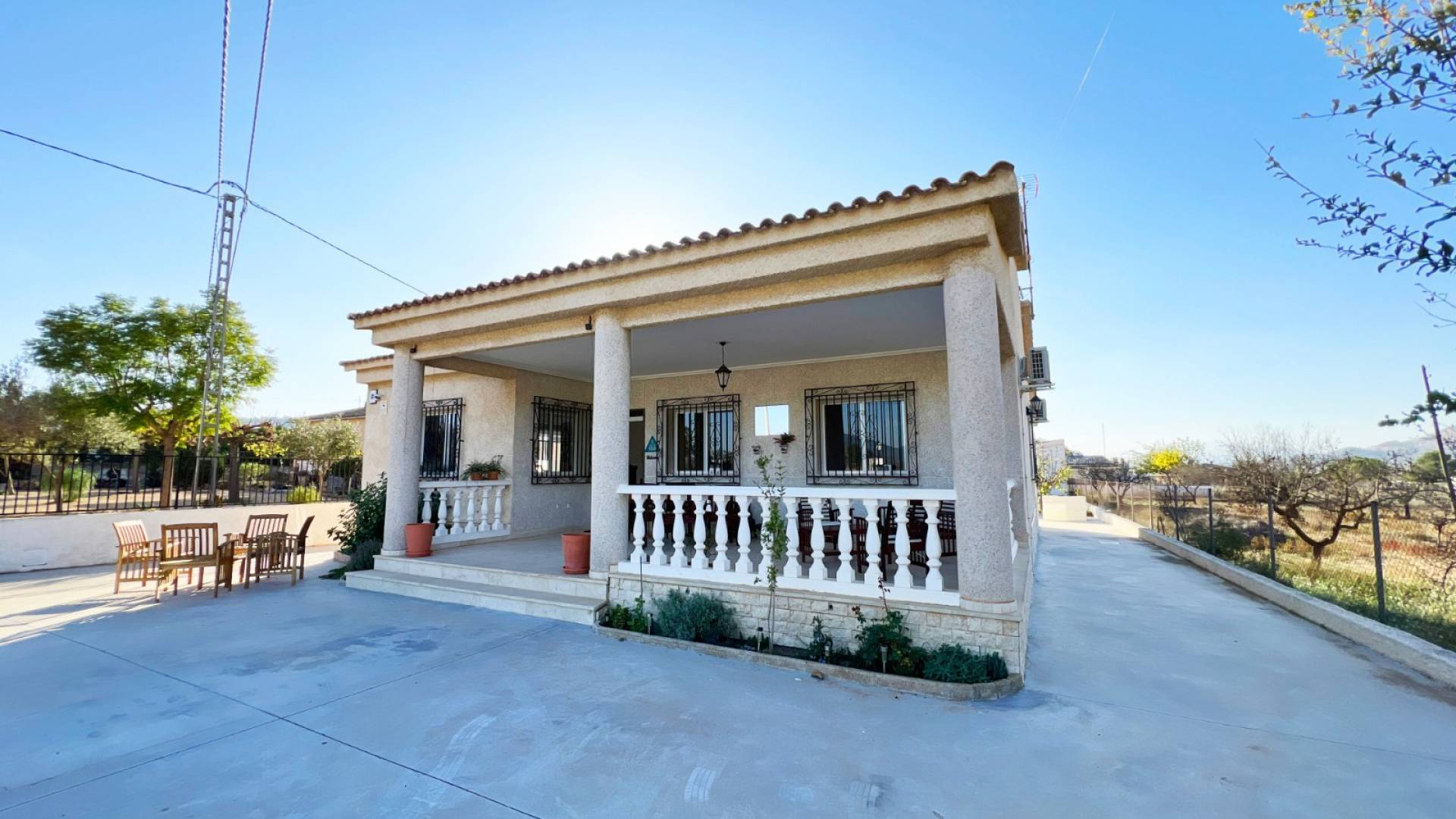 Country house with 4 bedrooms and 2 bathrooms in Barbaroja | Ref: SCH-5293