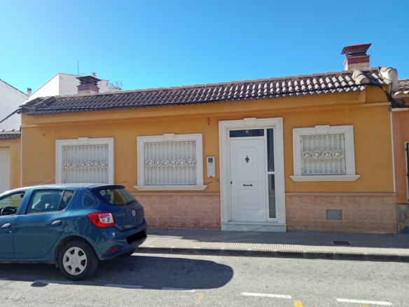 Townhouse with 1 bedroom and 1 bathroom in Los Montesinos | Ref: VA5321