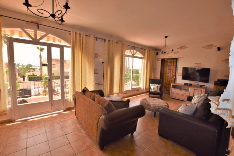 Detached villa with 5 bedrooms and 6 bathrooms in Ciudad Quesada | Ref: VA5007