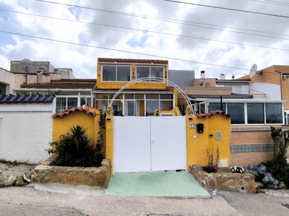 Townhouse with 3 bedrooms and 3 bathrooms in Ciudad Quesada | Ref: VA5245