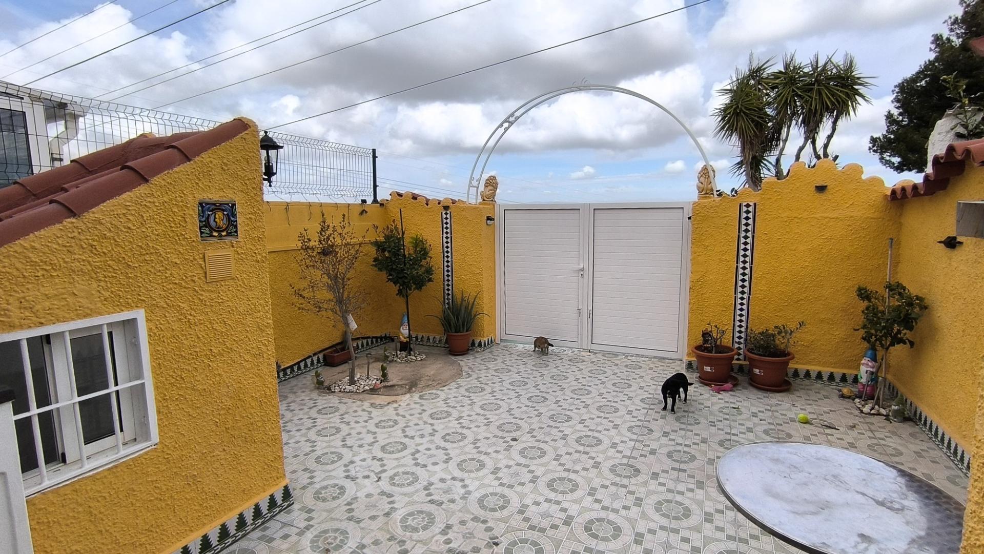 o_1ilgnf4d5ql88mc1te710nj1gnb2g.jpg Townhouse with 3 bedrooms and 3 bathrooms in Ciudad Quesada | Ref: VA5245