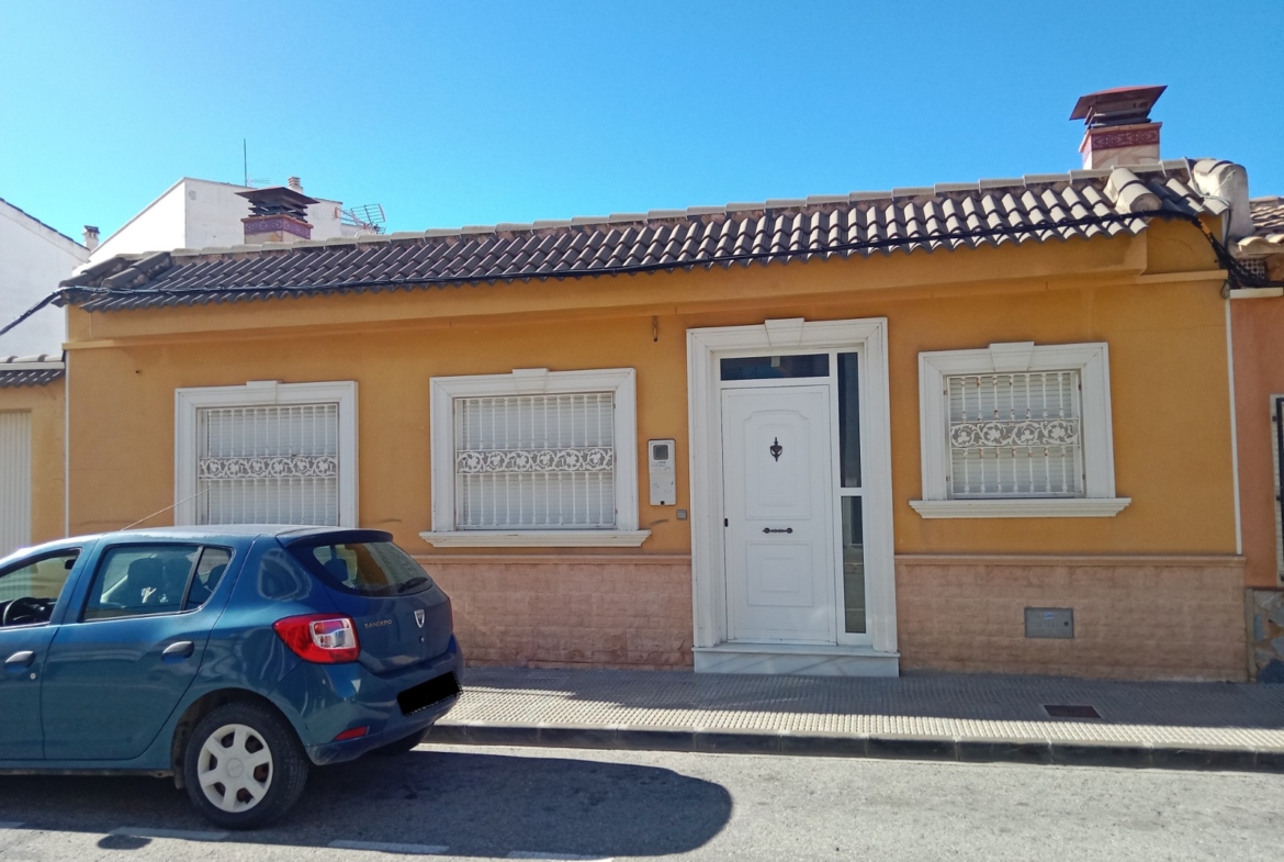 Townhouse with 1 bedroom and 1 bathroom in Los Montesinos | Ref: VA5322