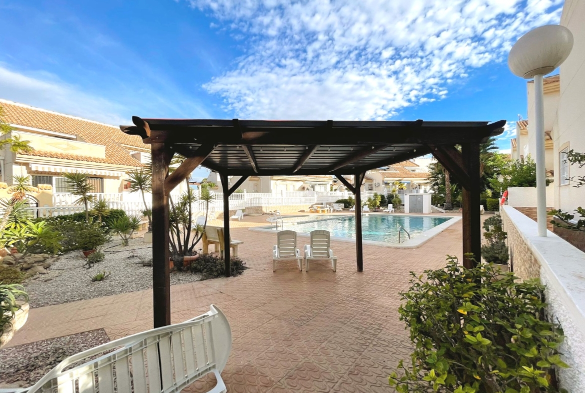 Detached villa with 3 bedrooms and 2 bathrooms in Ciudad Quesada | Ref: VA5346