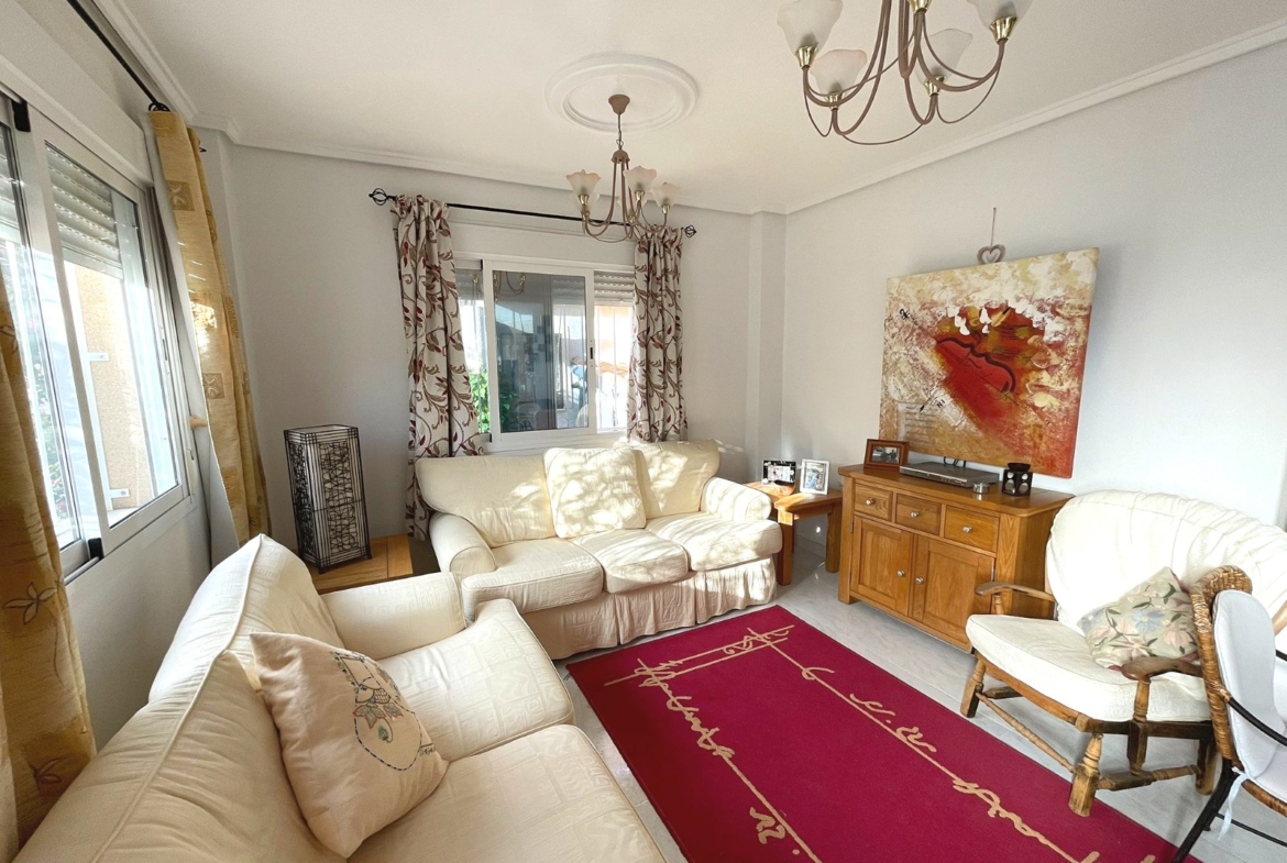 Detached villa with 3 bedrooms and 2 bathrooms in Ciudad Quesada | Ref: VA5346