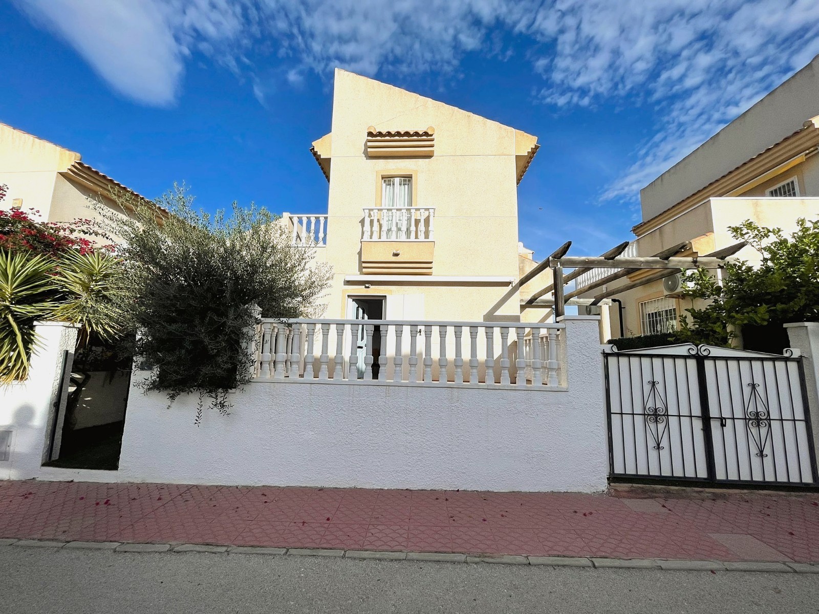 o_1j836q954rdip9ilrlp314ve2j.jpg Detached villa with 3 bedrooms and 2 bathrooms in Ciudad Quesada | Ref: VA5346