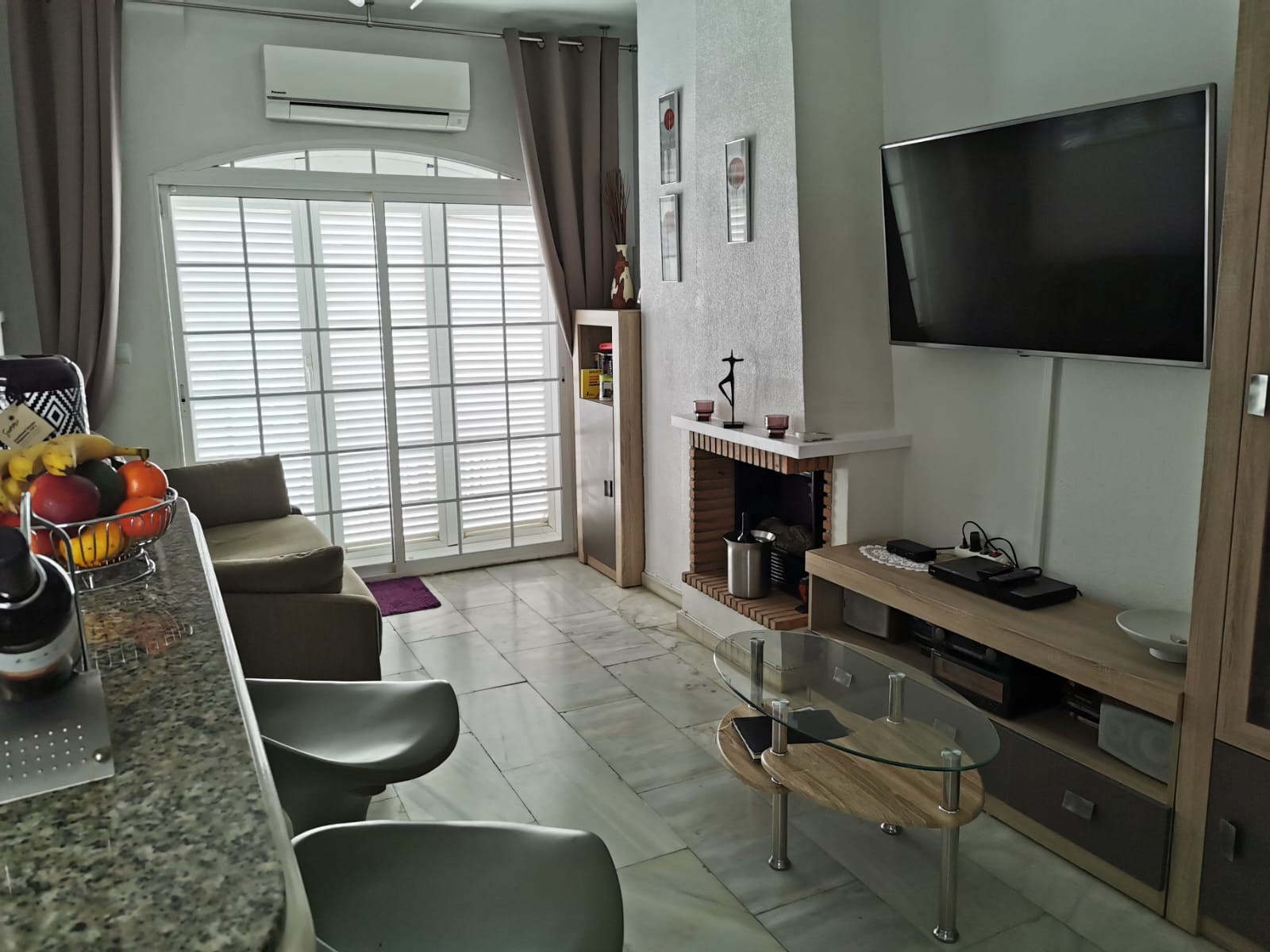 o_1jafvi15p10161m9ensto3214at4e.jpg Apartment with 2 bedrooms and 1 bathroom in Torrevieja | Ref: VA5360