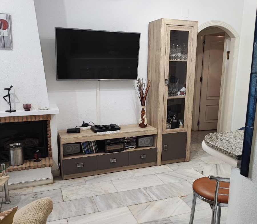 Apartment with 2 bedrooms and 1 bathroom in Torrevieja | Ref: VA5360