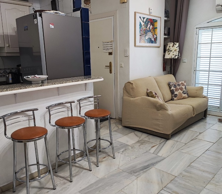 Apartment with 2 bedrooms and 1 bathroom in Torrevieja | Ref: VA5360