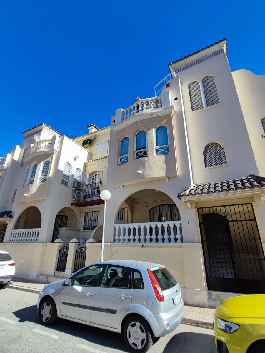 o_1jafvi15p4epl1m18ts18g91urm4c.jpg Apartment with 2 bedrooms and 1 bathroom in Torrevieja | Ref: VA5360