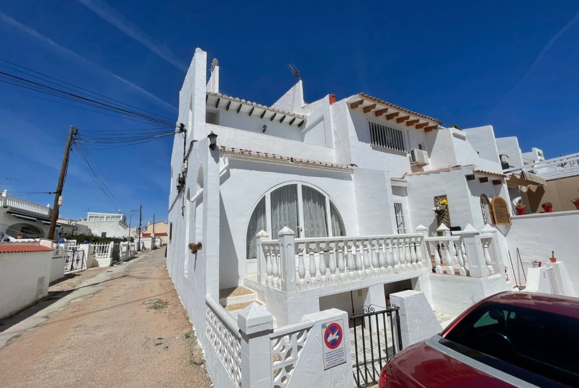 Townhouse with 2 bedrooms and 1 bathroom in Ciudad Quesada | Ref: VA5408