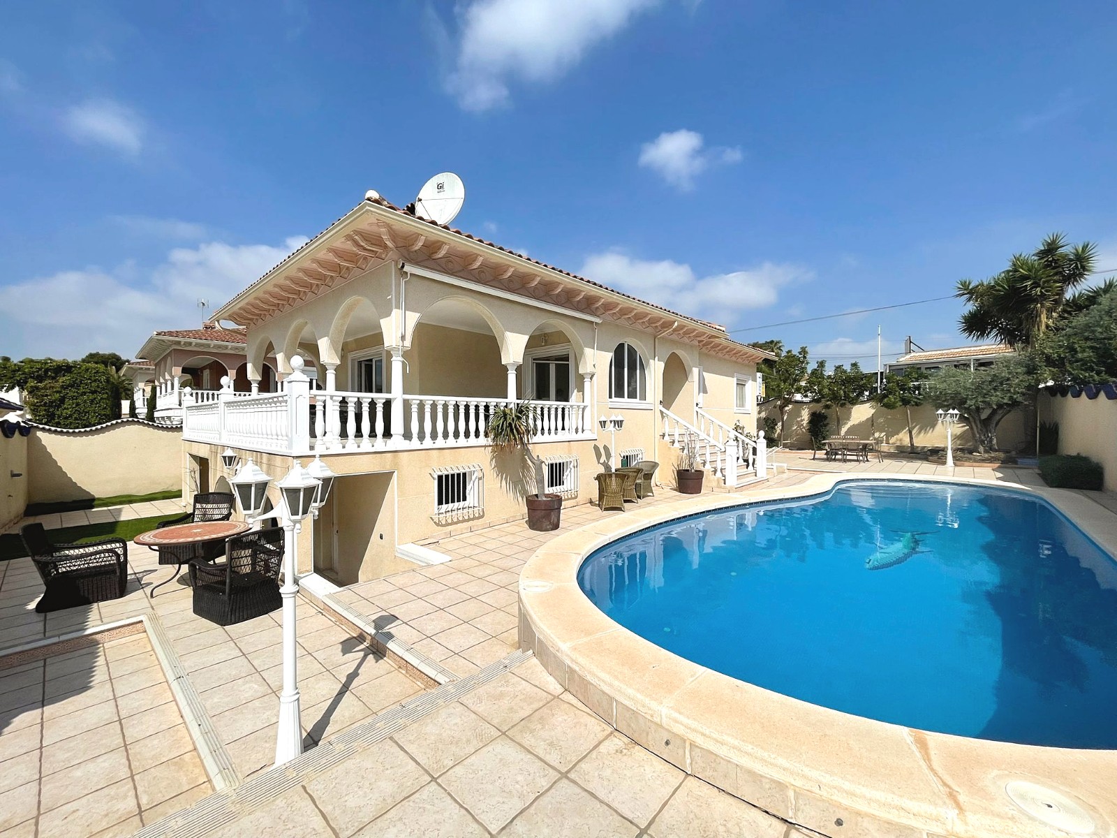 o_1jnf5jjvo1cm8vgd1qirfb6ue22i.jpg Detached villa with 4 bedrooms and 2 bathrooms in Ciudad Quesada | Ref: VA 5411