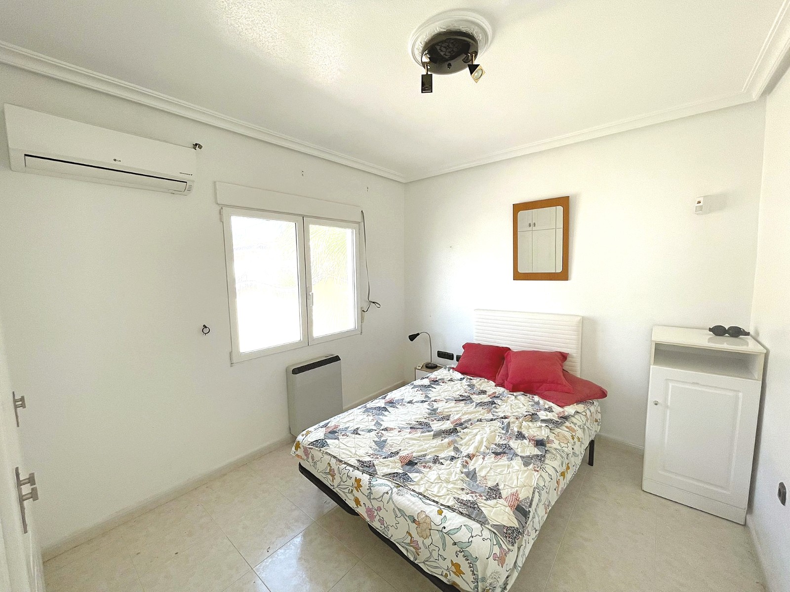 o_1jnf5jjvohmv1kic1rt918ko1ikt2j.jpg Detached villa with 4 bedrooms and 2 bathrooms in Ciudad Quesada | Ref: VA 5411