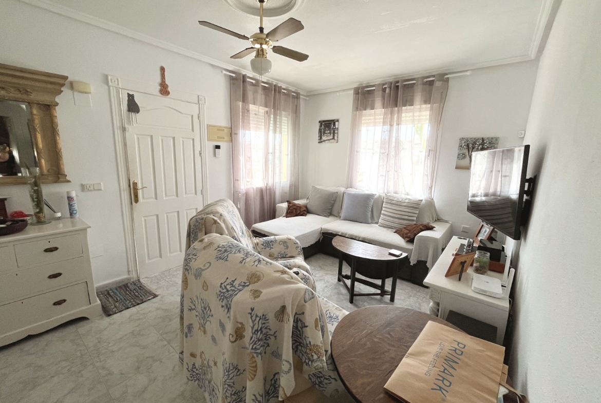Detached villa with 2 bedrooms and 1 bathroom in Ciudad Quesada | Ref: VA5437