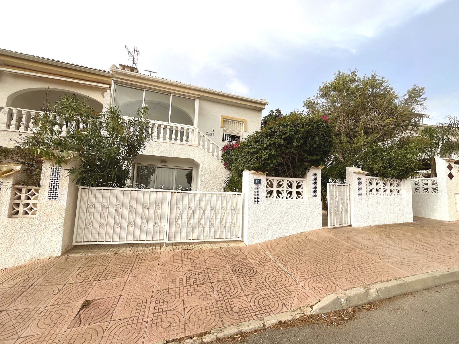 o_1k13t0v6m1jds1vs51h7g1mfmg6g39.jpg Semi-detached with 3 bedrooms and 3 bathrooms in Ciudad Quesada | Ref: VA5459