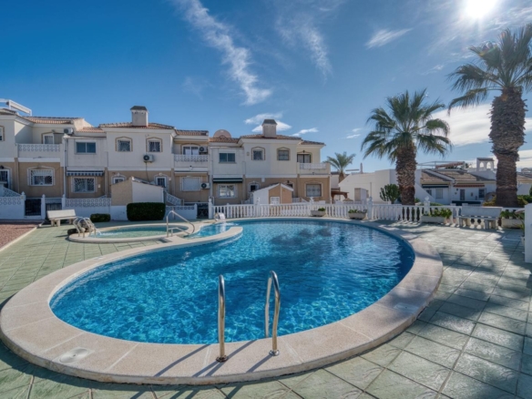 Terraced with 2 bedrooms and 2 bathrooms in Benijófar | Ref: VA5449