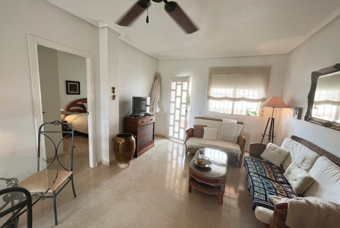 Apartment with 2 bedrooms and 2 bathrooms in Ciudad Quesada | Ref: VA5472