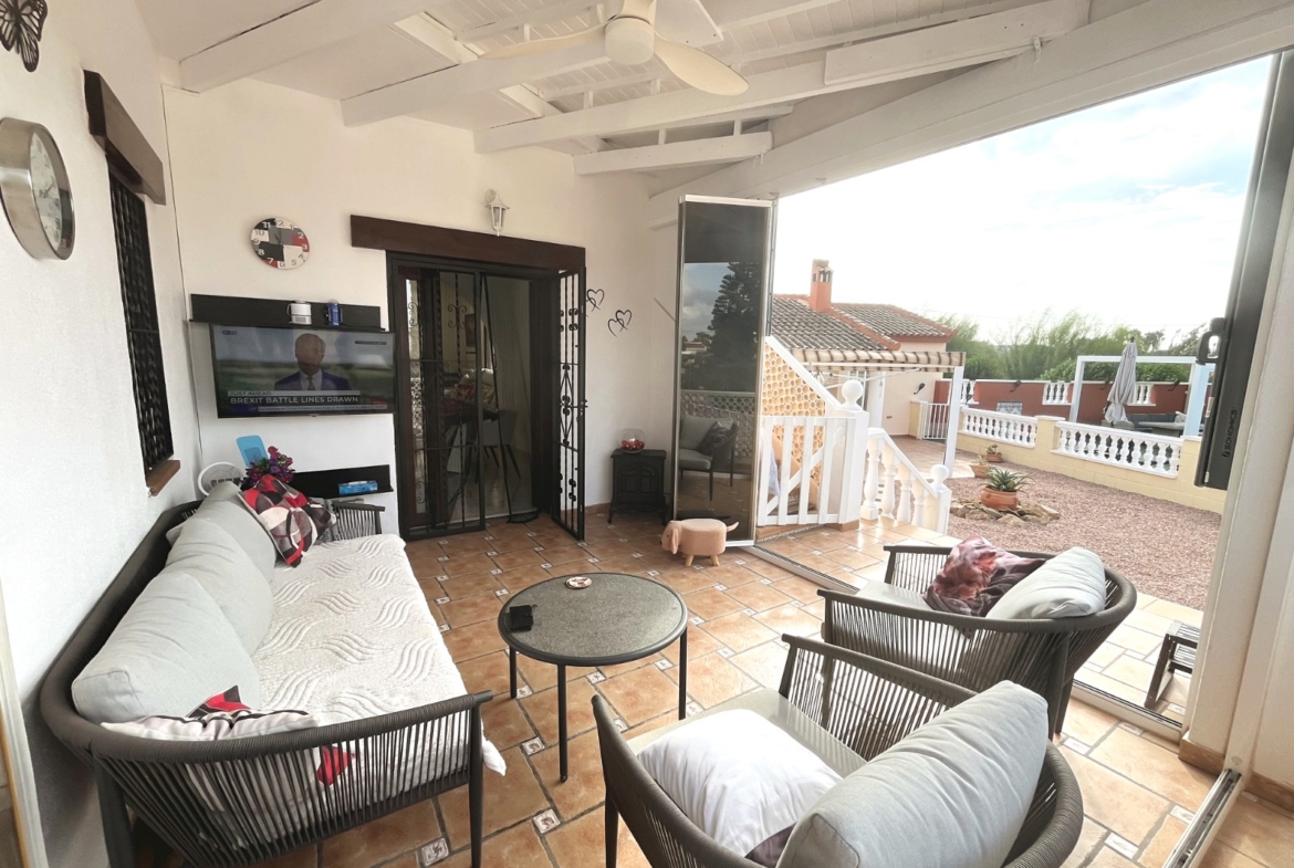 Villa with 3 bedrooms and 2 bathrooms in Daya Vieja | Ref: VA5458