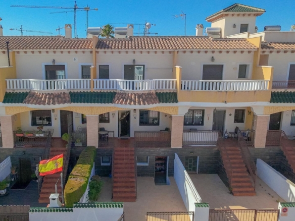 Townhouse with 3 bedrooms and 2 bathrooms in Ciudad Quesada | Ref: VA5476