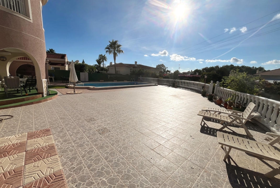 Detached villa with 4 bedrooms and 3 bathrooms in Ciudad Quesada | Ref: VA5469